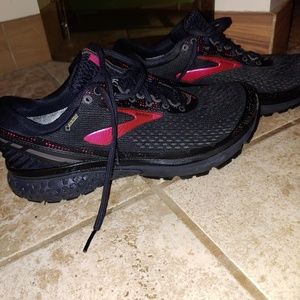 Brooks Ghost 11 GTX LIKE NEW